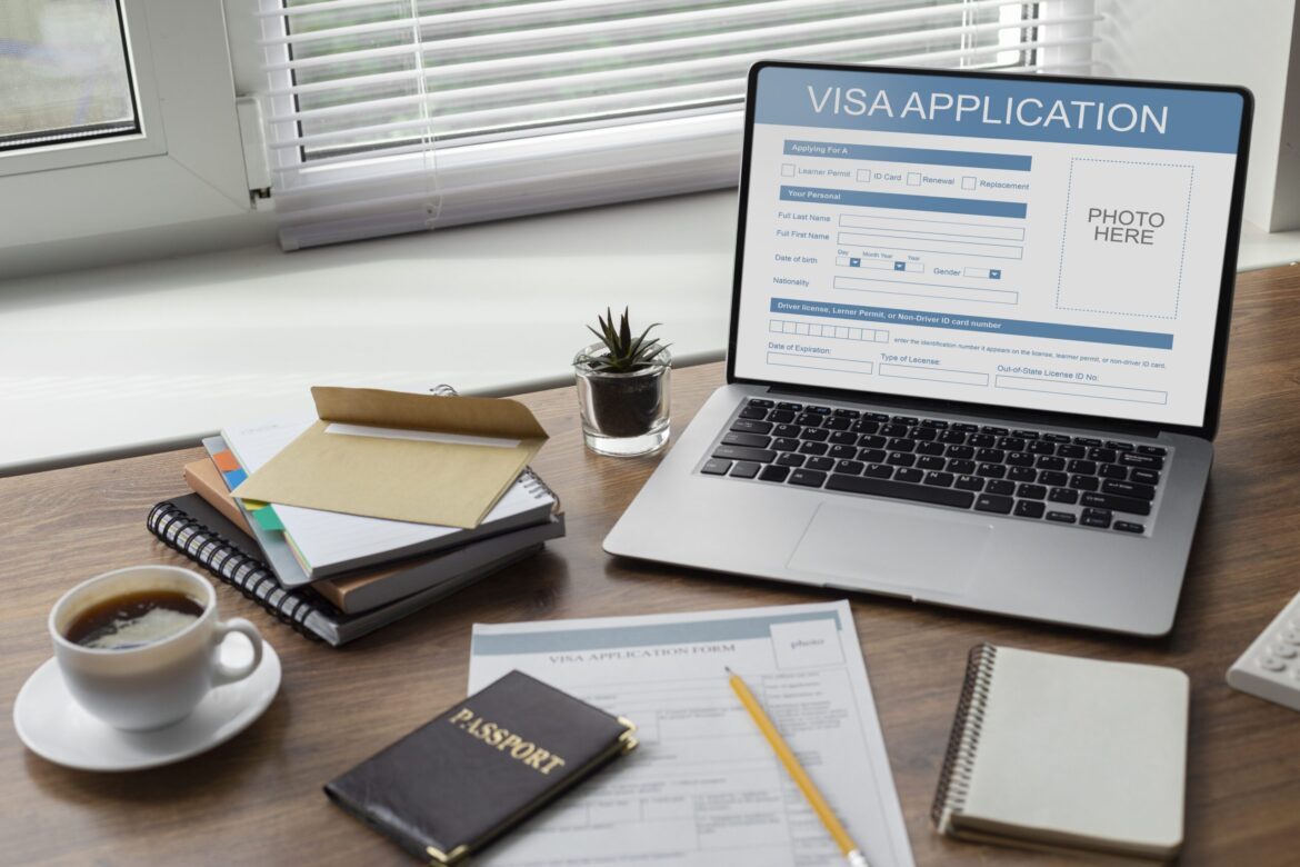visa-application-form-laptop (1)